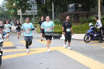 Runner Photo 4256427
