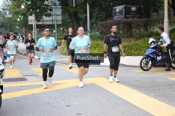 Runner Photo 4256430