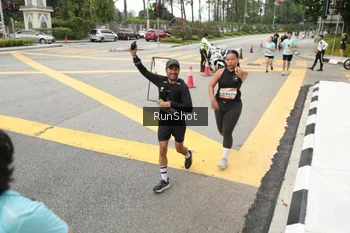 Runner Photo 4256435