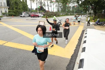 Runner Photo 4256441