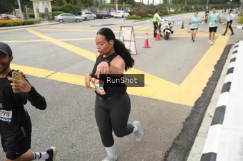 Runner Photo 4256452