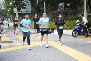 Runner Photo 4256454