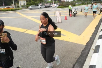 Runner Photo 4256455