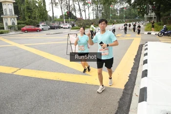 Runner Photo 4256461