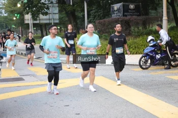 Runner Photo 4256473