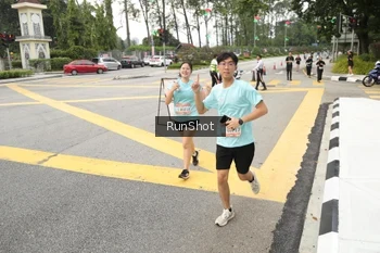 Runner Photo 4256475