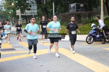 Runner Photo 4256477