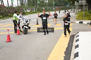 Runner Photo 4256497