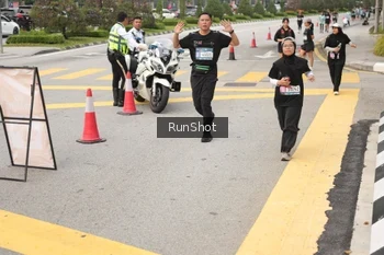 Runner Photo 4256505