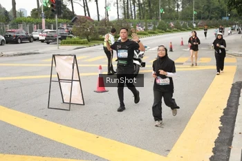 Runner Photo 4256506