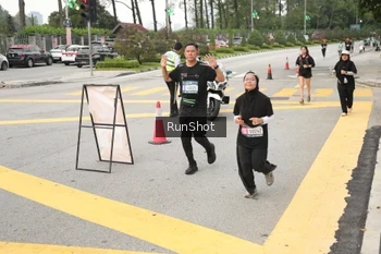 Runner Photo 4256510