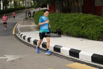 Runner Photo 4256561