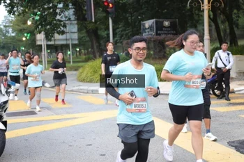 Runner Photo 4256571