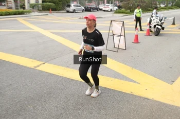 Runner Photo 4256573