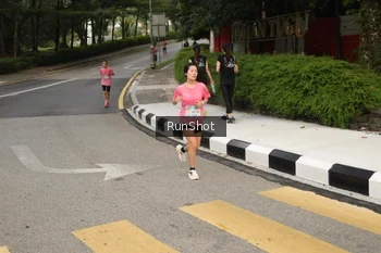 Runner Photo 4256596