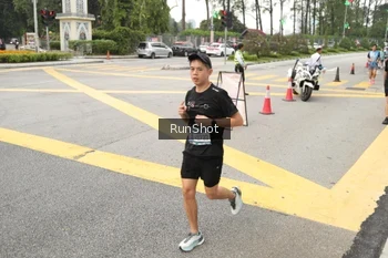 Runner Photo 4256599