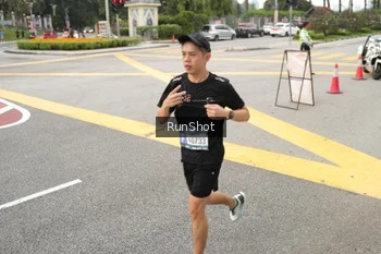 Runner Photo 4256606