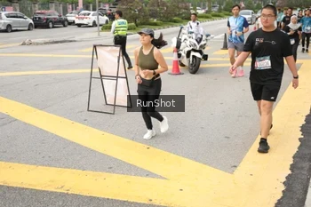 Runner Photo 4256613
