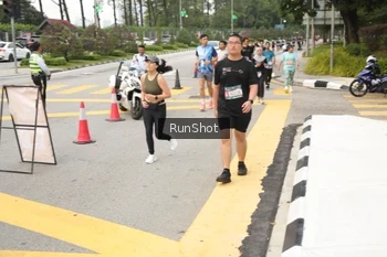 Runner Photo 4256615