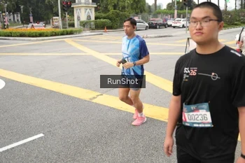 Runner Photo 4256635