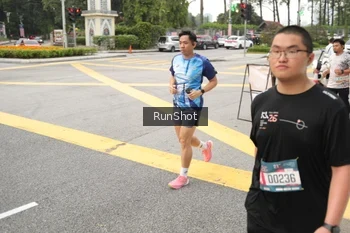 Runner Photo 4256645
