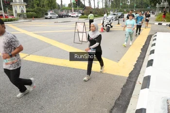 Runner Photo 4256663