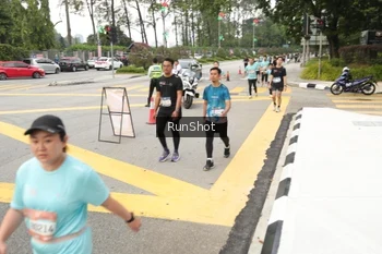Runner Photo 4256670