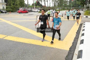 Runner Photo 4256680