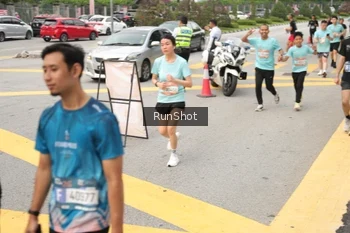 Runner Photo 4256685
