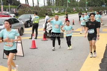 Runner Photo 4256688