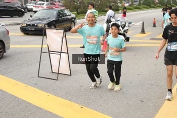 Runner Photo 4256699