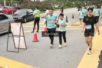 Runner Photo 4256700