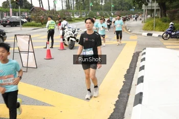 Runner Photo 4256705