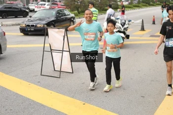 Runner Photo 4256710