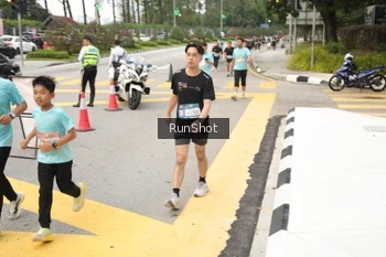 Runner Photo 4256714