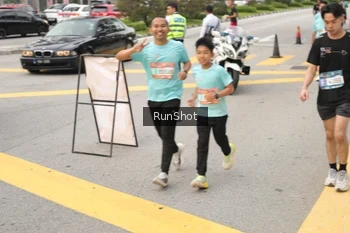 Runner Photo 4256715