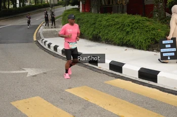 Runner Photo 4256718