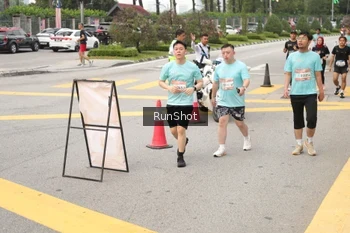 Runner Photo 4256735