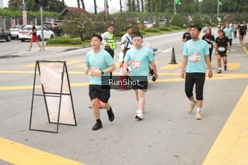 Runner Photo 4256743