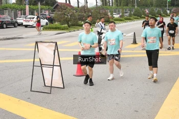 Runner Photo 4256747