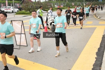 Runner Photo 4256751