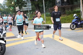 Runner Photo 4256753