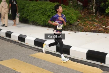 Runner Photo 4256758