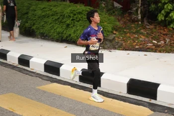 Runner Photo 4256762
