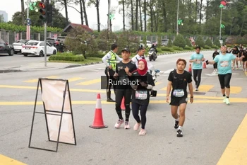 Runner Photo 4256768