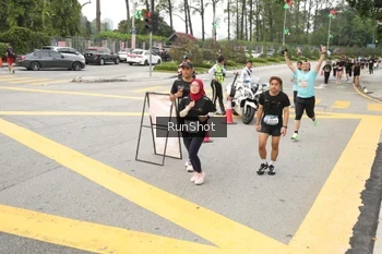 Runner Photo 4256773