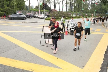Runner Photo 4256777