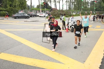 Runner Photo 4256778