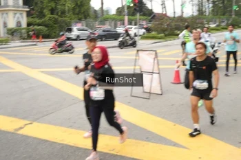Runner Photo 4256787