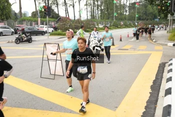 Runner Photo 4256790